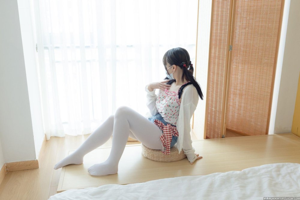 極品巨乳白絲微胖女孩兒[30P]