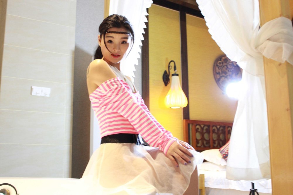 清純的妹子露起來別有感覺呢[58P]