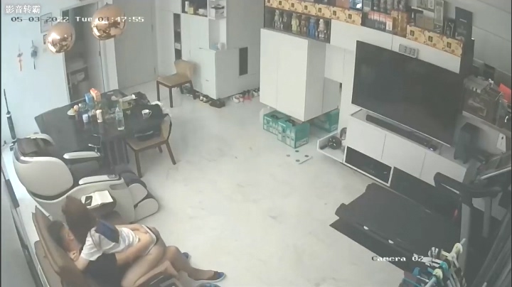 【最新流出】破解家庭網络攝像頭偷拍各種夫妻激情啪啪（6）好多姿勢 好瘋狂