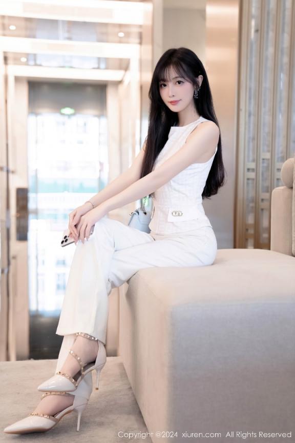 性感翹臀美腿少女[21P]