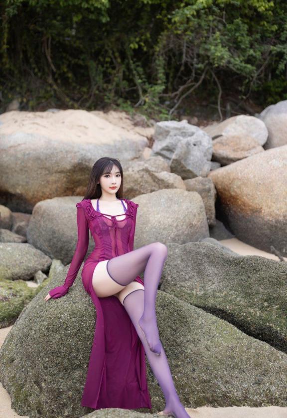 陸萱萱紫色長裙露出好春光[20P]