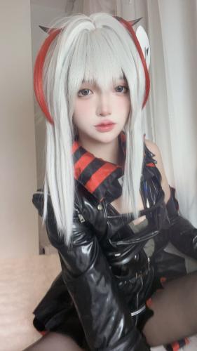 [Cosplay] 疯猫ss – 明日方舟 W