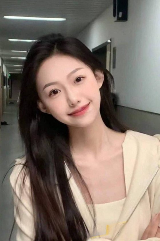 【某某門事件】第394彈 衡陽師範學院❤️吳嘉妮❤️援交賣逼約炮私拍流出 黑絲淫娃口交深喉女僕裝激情3P 徹底淪為精盆母狗！