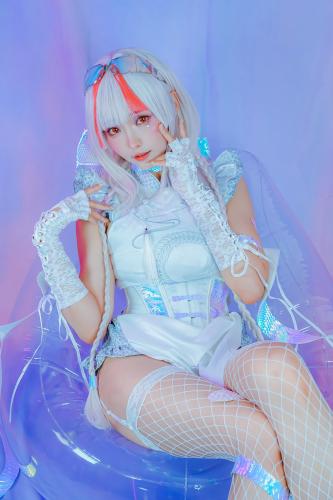 [Cosplay] Ely – Year of the Snake