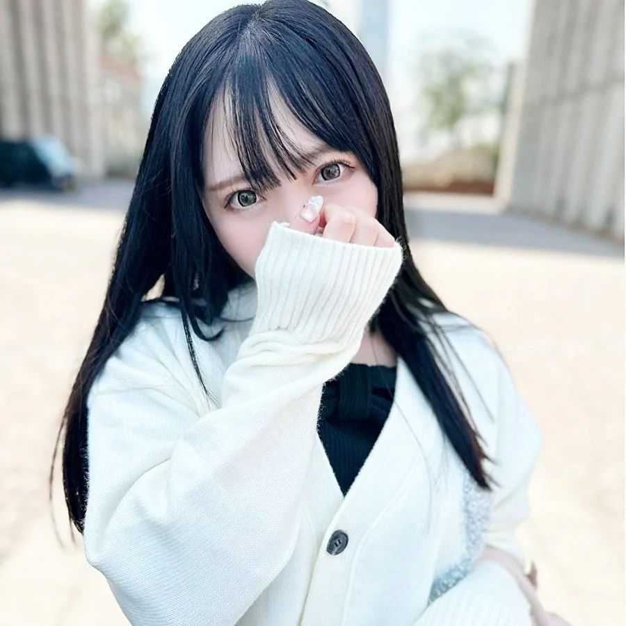 FC2-PPV-4663929 黒髪の小悪魔が授.に【高清無碼】