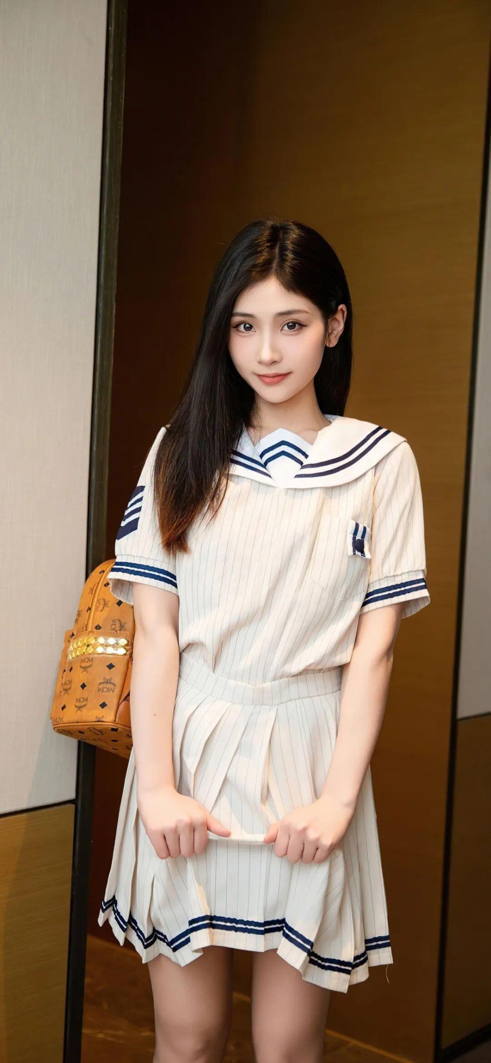 漂亮又性感的小妮子[21P]