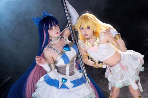 [Cosplay] 阿包也是兔娘&苏苏苏Sofia – 吊带袜天使