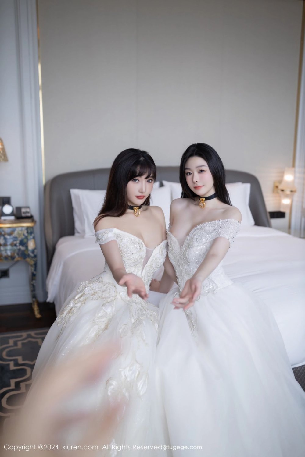 秀人網小逗逗X陸萱萱--蕾絲婚紗新娘百合Play肉絲磨豆腐[20P]