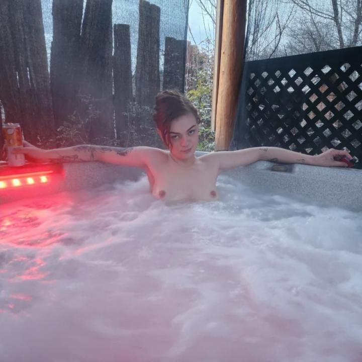 Hot Tubs [23P]
