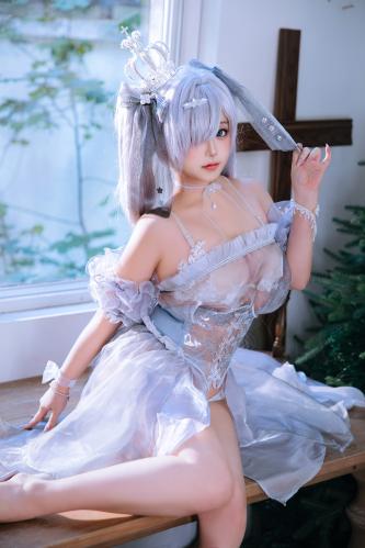 [Cosplay] 日奈娇 – 灰姑娘