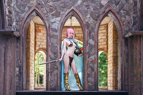 [Cosplay] Hachi 小芭 – Rebecca