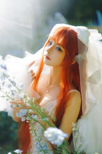 [Cosplay] 蠢沫沫 – 花丛婚纱