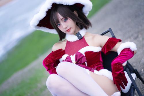 [Cosplay] 职业奶妈三水子 – 圣诞小裙子