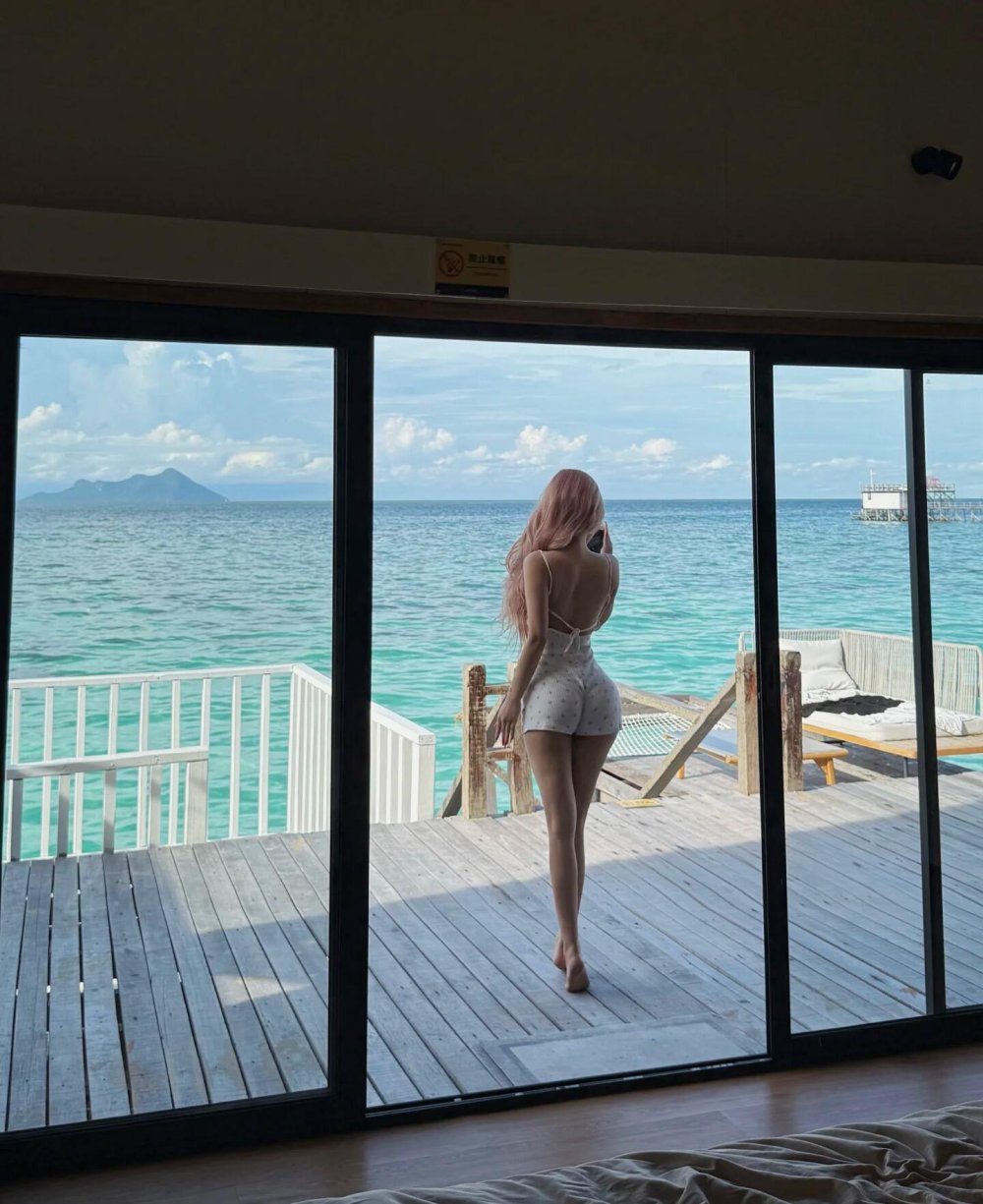 年輕就是好，前凸后又翹[17P]