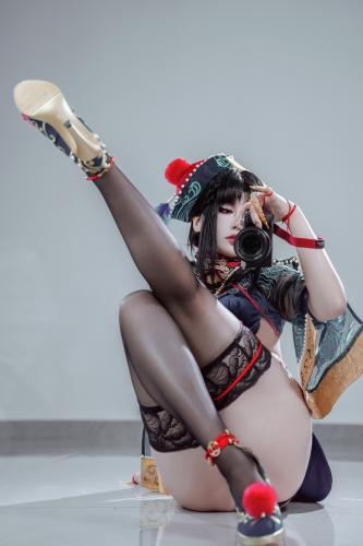 [Cosplay] 半半子 – 玉玲瓏 僵尸娘