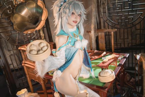 [Cosplay] 矢量鱼 – 少女前线云图计划 芙洛伦