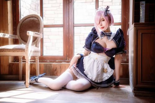 [Cosplay] 亚马逊鲶鱼 – FGO 玛修 女仆