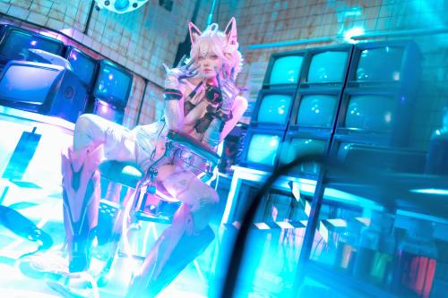 [Cosplay] 安食Ajiki – 交错战线 绯猁