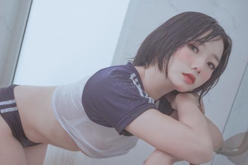 [Cosplay] Messie Huang – Bathing