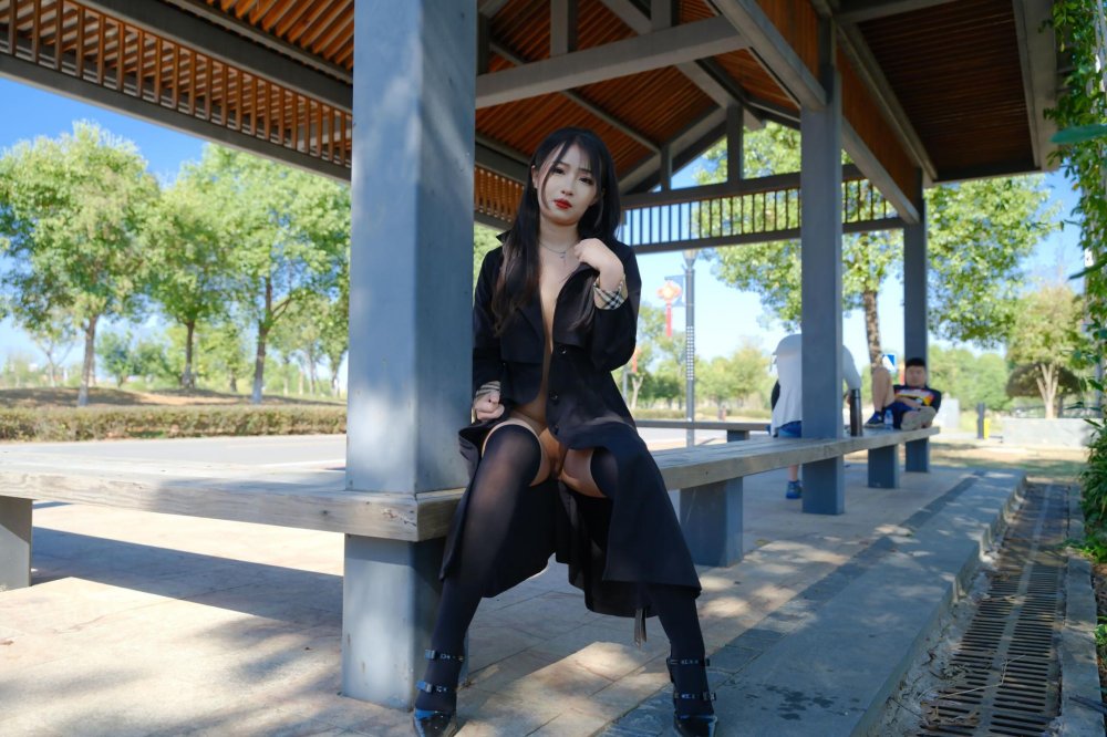 野外的黑絲是看著更爽[28P]