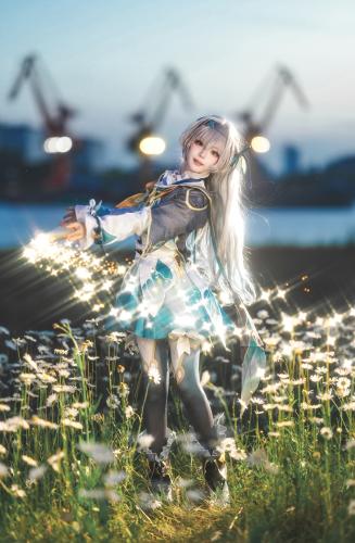 [Cosplay] 花柒Hana – 崩坏：星穹铁道 流萤