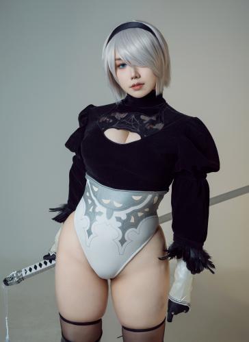 [Cosplay] 麻花麻花酱 – 尼尔：机械纪元 2B