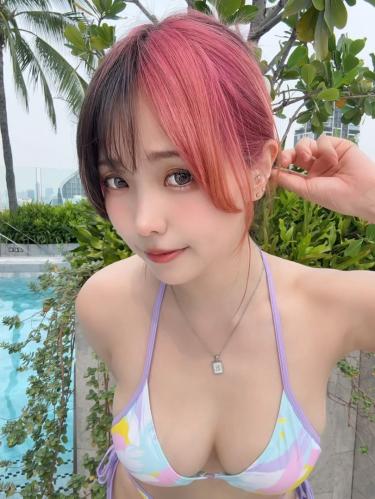 [Cosplay] Ely_eee(ElyEE子) – Poolside Relaxation