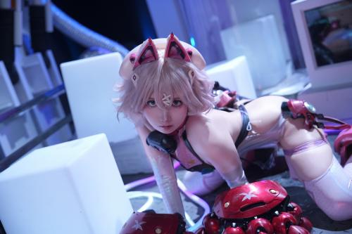 [Cosplay] Xiao Hetianjiu 小和甜酒 – Crossfireline Feili Mecha 交错战线 绯俐机甲