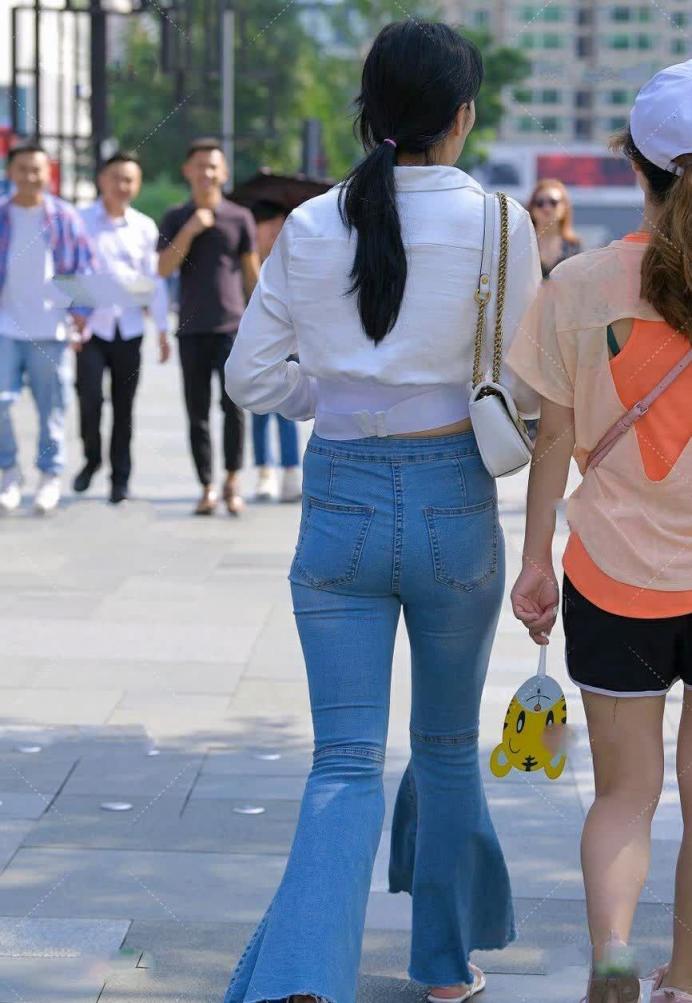 緊身牛仔褲少婦們[20P]