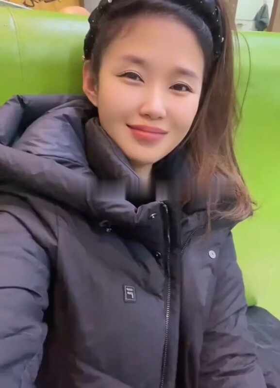 黑龍江人妻 於春妹 婚內出軌約炮視頻流出 被扯爛黑絲後入爆操 淫穴白漿四溢