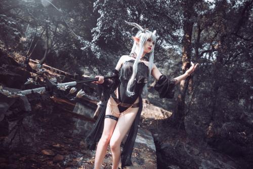 [Cosplay] Yuko Imoen 芋圆侑子 – Shining Swimsuit 闪灵泳装