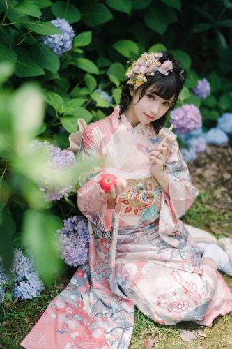 [Cosplay] Hana 花柒 – Hydrangea Kimono 绣球花和服
