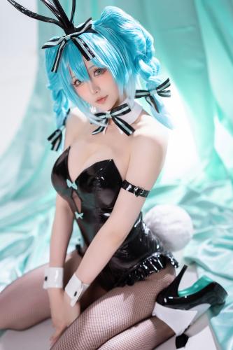 [Cosplay] 星之迟迟 – 初音未来 兔女郎