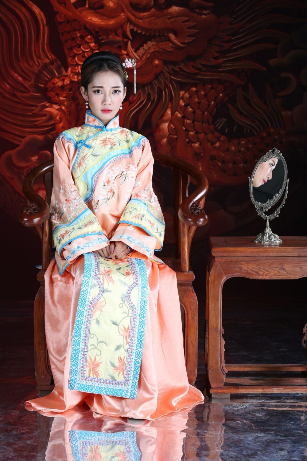 古典裝扮的嬌羞妹子太有感覺了[30P]