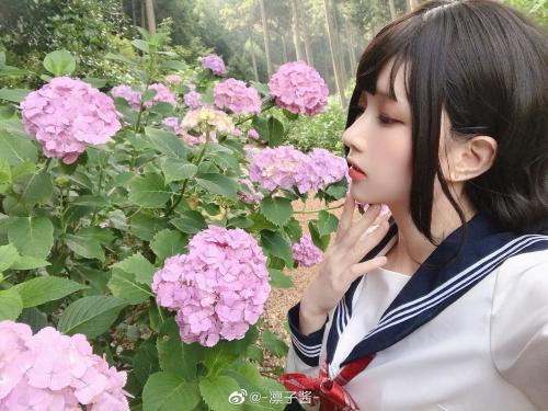 [Cosplay] Lin Zi Lin 凛子酱 – Hydrangea 紫阳花
