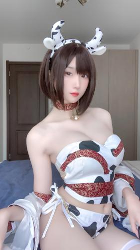 [Cosplay] 瓦斯塔亚小龙虾 – 牛牛自拍包