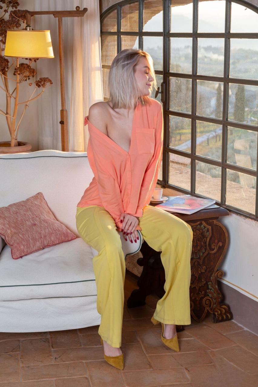 美麗的金髮女郎Lana Lane“橙色和檸檬”中穿著高跟鞋分享大胸部[25P]