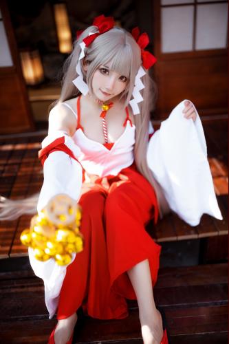 [Cosplay] 是三不是世w – 碧蓝航线 可畏 巫女