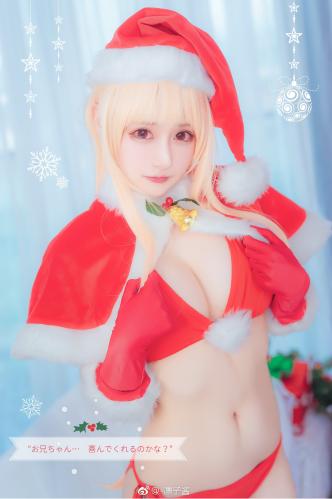 [Cosplay] Lin Zi Lin 凛子酱 – Umaru Christmas 土间埋 圣诞节