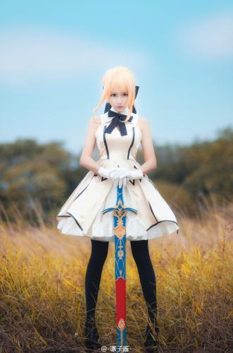 [Cosplay] Lin Zi Lin 凛子酱 – Saber Lily saber lily