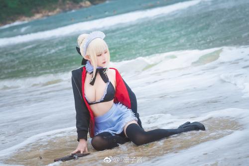 [Cosplay] Lin Zi Lin 凛子酱 – Artoria Pendragon 阿尔托利亚·潘德拉贡