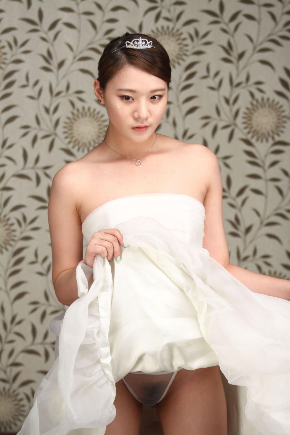 藝琳跟她做愛 舔她騷穴[30P]