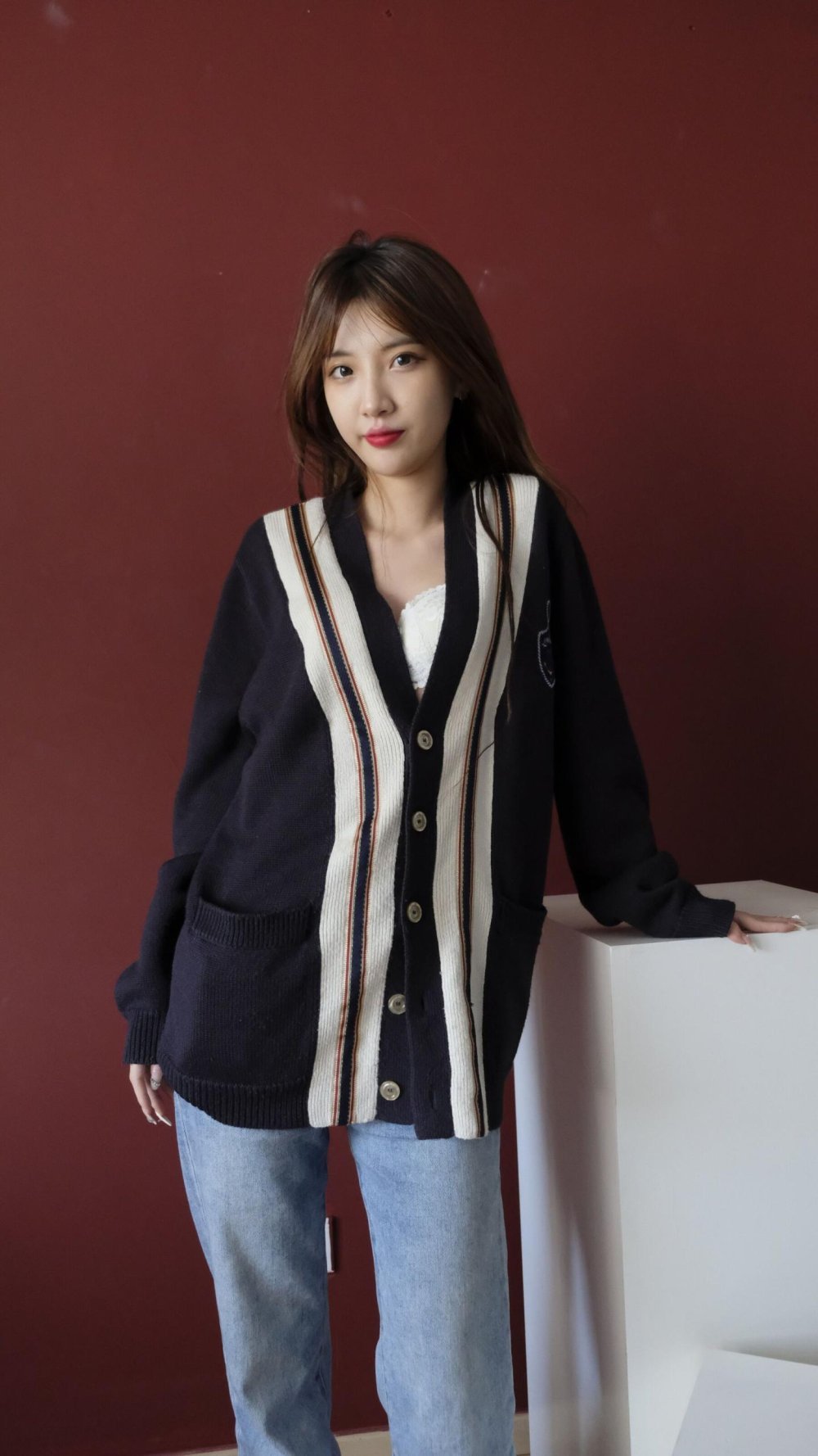 這妹子好純白色蕾絲內衣更增添清純[26P]