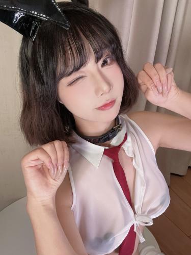 [Cosplay] yuuhui玉汇 – 学生兔