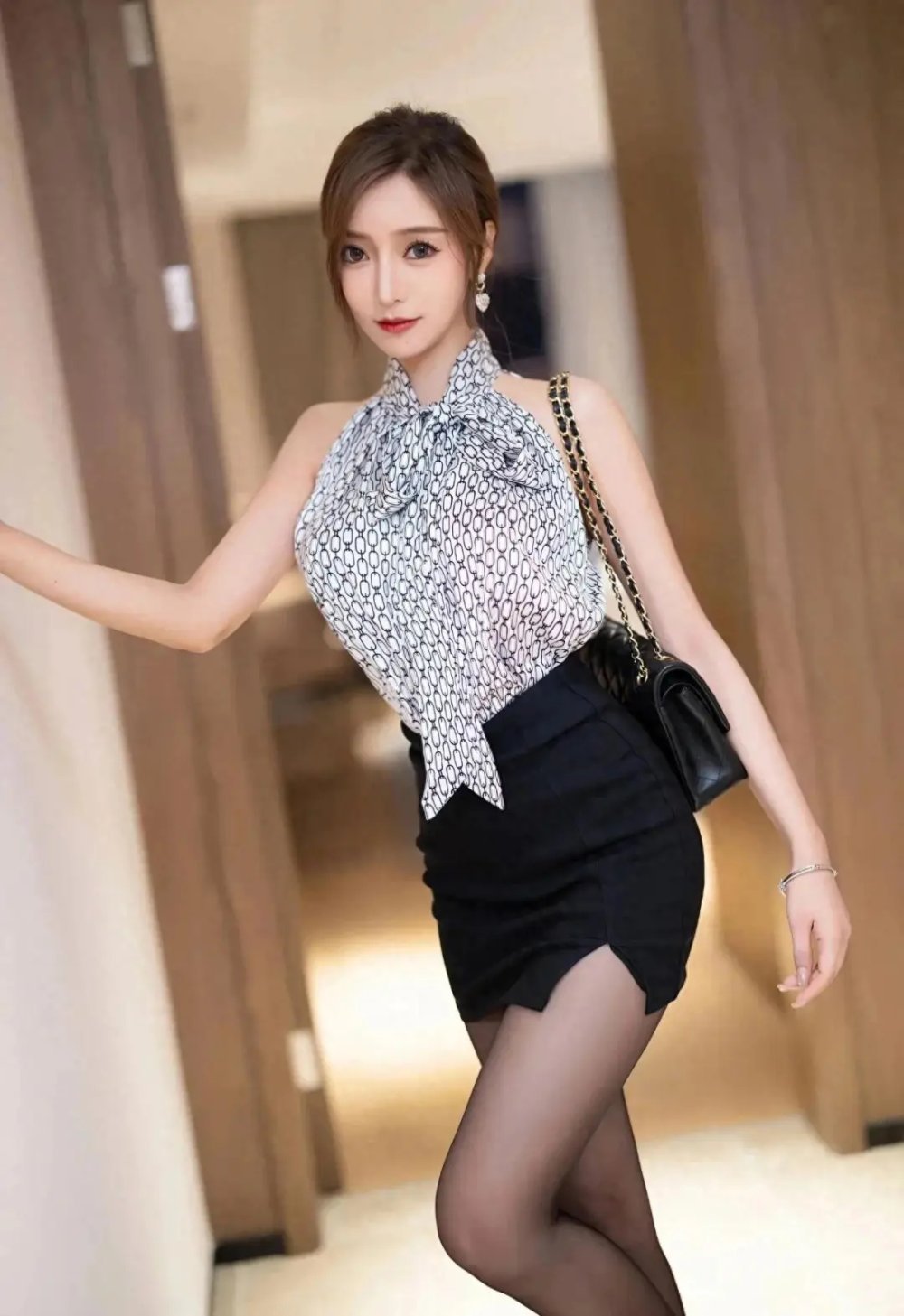 黑絲美少婦[37P]