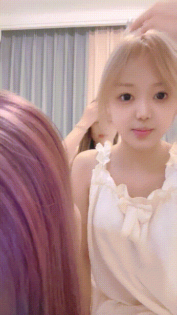 群P盛宴『小藝同學』一群青春活力嫩妹 極品玲瓏身段前凸後翹 淫聲蕩語環繞 男人終極夢想盛宴