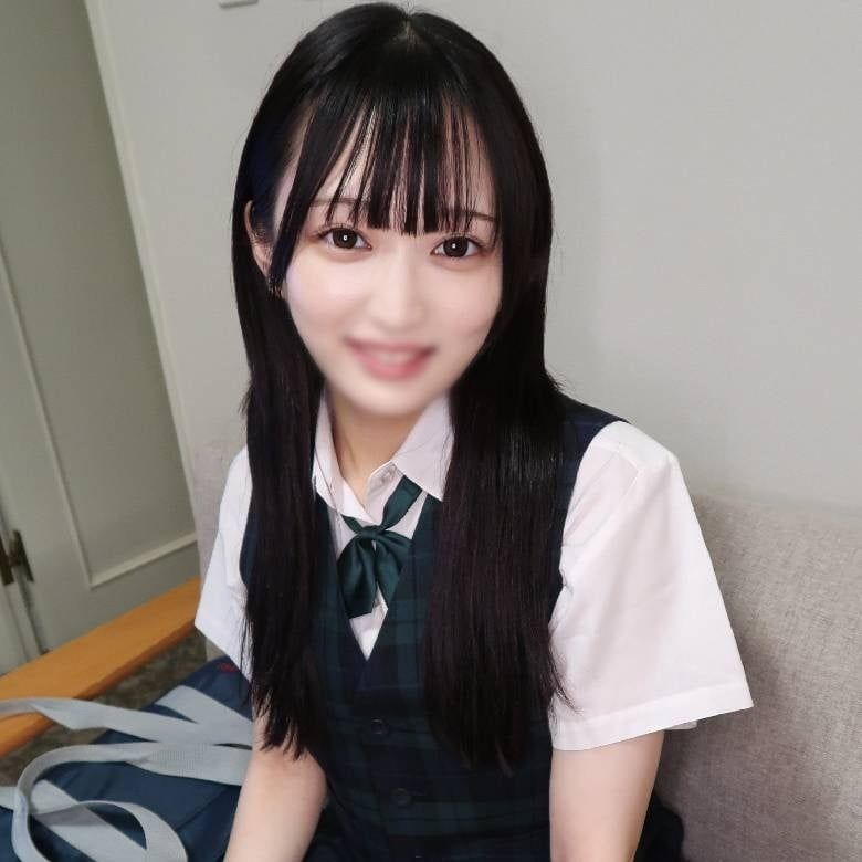 FC2-PPV-4765911 ホテルでリラックス中 【高清無碼】