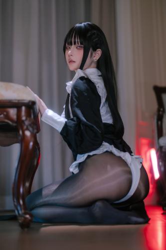 [Cosplay] 屿鱼 – 黑丝修女 [40P-82MB]