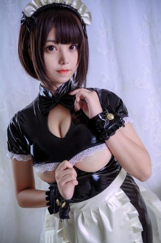 [Cosplay] Mizhi Mao Qiu 蜜汁猫裘 – Leather Maid 漆皮女仆