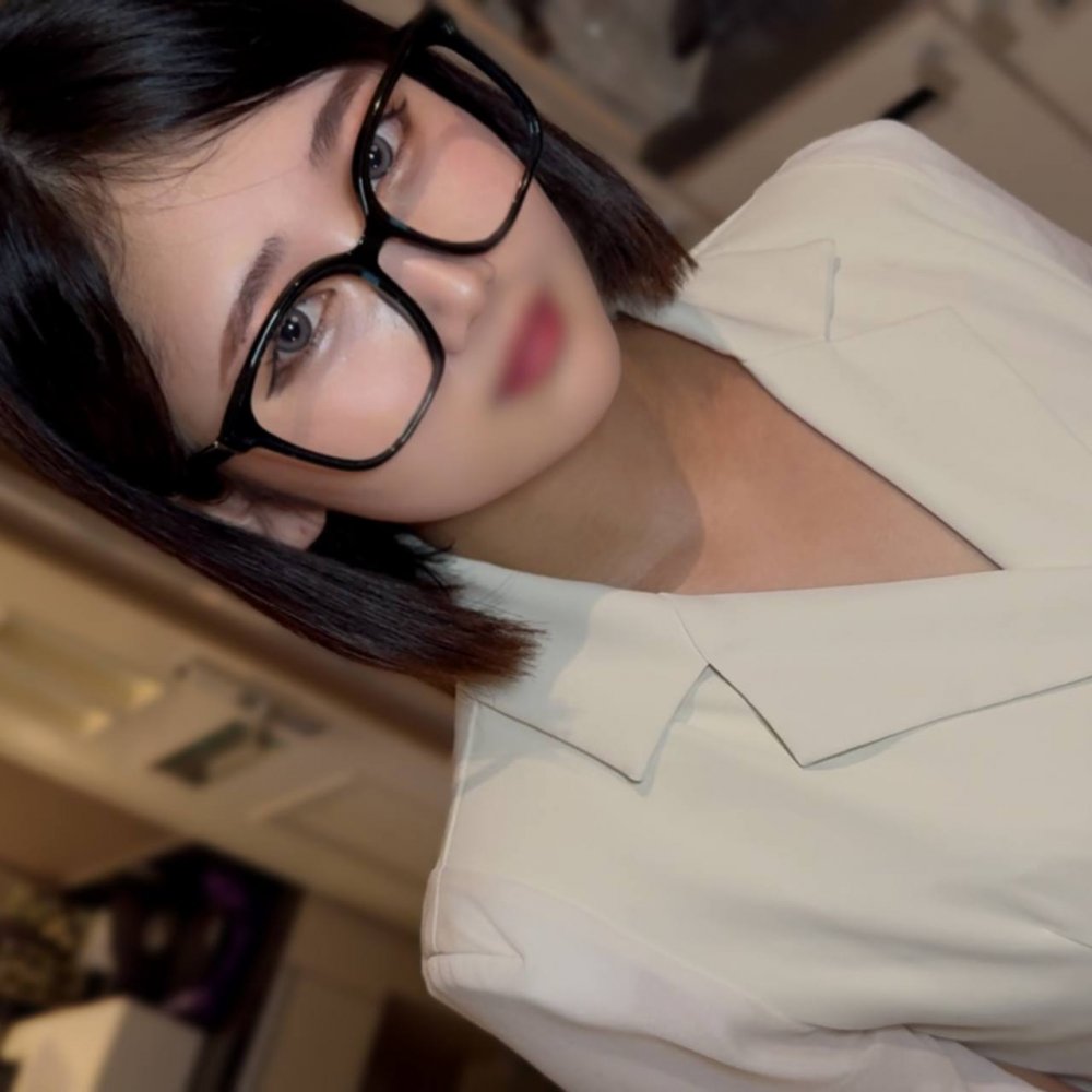 FC2-PPV-4770863 美乳秘書真聽話帶到酒店翹起美臀讓我插到爽（無碼FHD）